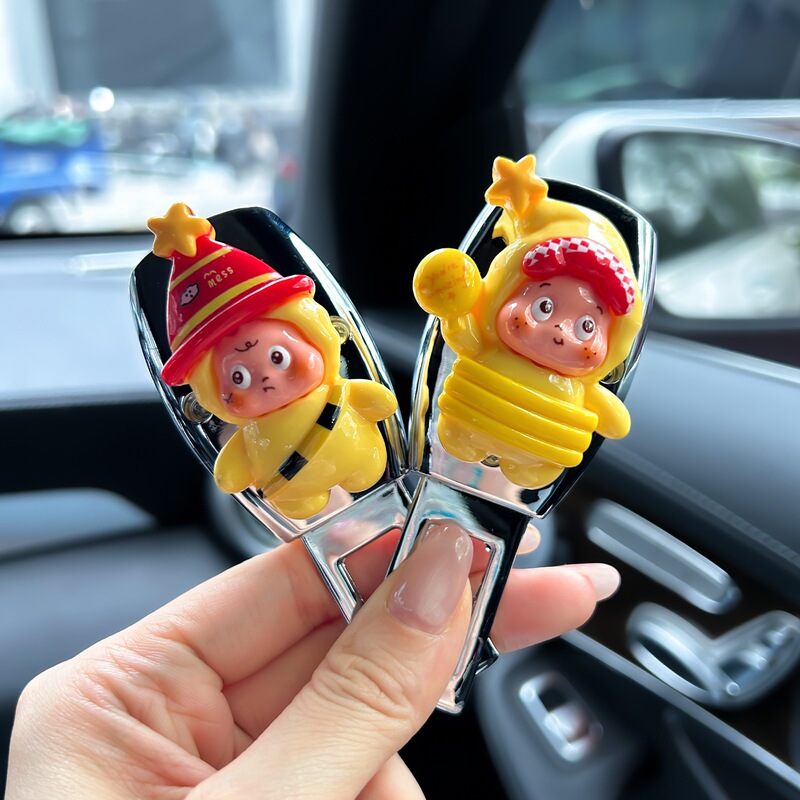 Star Man Car Safety Clip with Card Holder for Front and Rear Seat Fixing Extender Cute Cartoon Buckle for Women