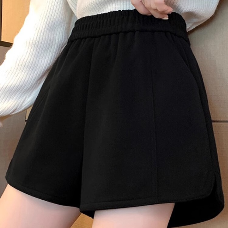 Elastic High-Waisted Shorts for Women, New Autumn and Winter Woolen Outerwear, Loose Wide-Leg A-Line Casual Black Boot Shorts for Petite Figures
