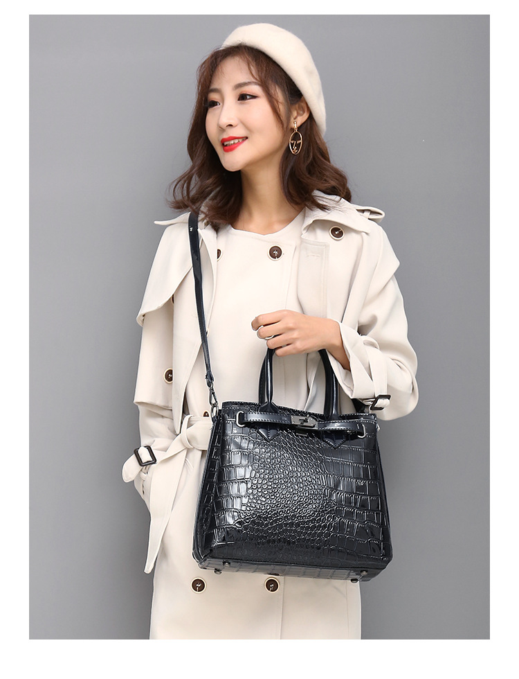 Women's Medium Autumn Pu Leather Solid Color Vintage Style Square Lock Clasp Tote Bag display picture 2