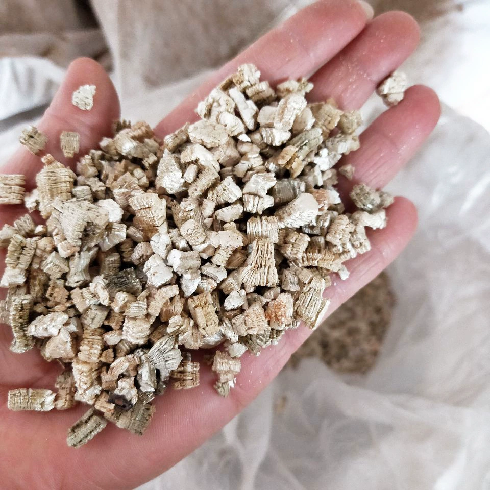 Вспененный вермикулит для посадки золотого вермикулита Вылупление вермикулита Рассада Вермикулит Строительная теплоизоляция Гранулы вермикулита