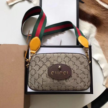 �¿����Ů��Ƥ�r�л��^��Ф��ͬ�����C����ǰ�������μ��б���