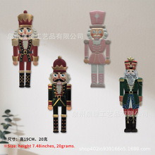 跨境新品核桃士兵装饰铁制士兵客厅庭院悬挂装饰士兵人物圣诞装饰