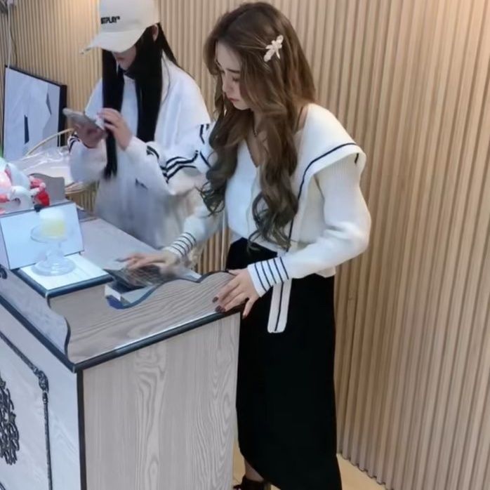 2025女装秋冬新款热销爆款小个子针织毛衣+披肩+半身裙时尚套装