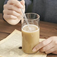 国境を越えて人気の高いホウケイ酸ガラス製のシンプルなティーカップ、夏の冷たい飲み物用のクリエイティブな透明ミルク直筒チューブカップ
