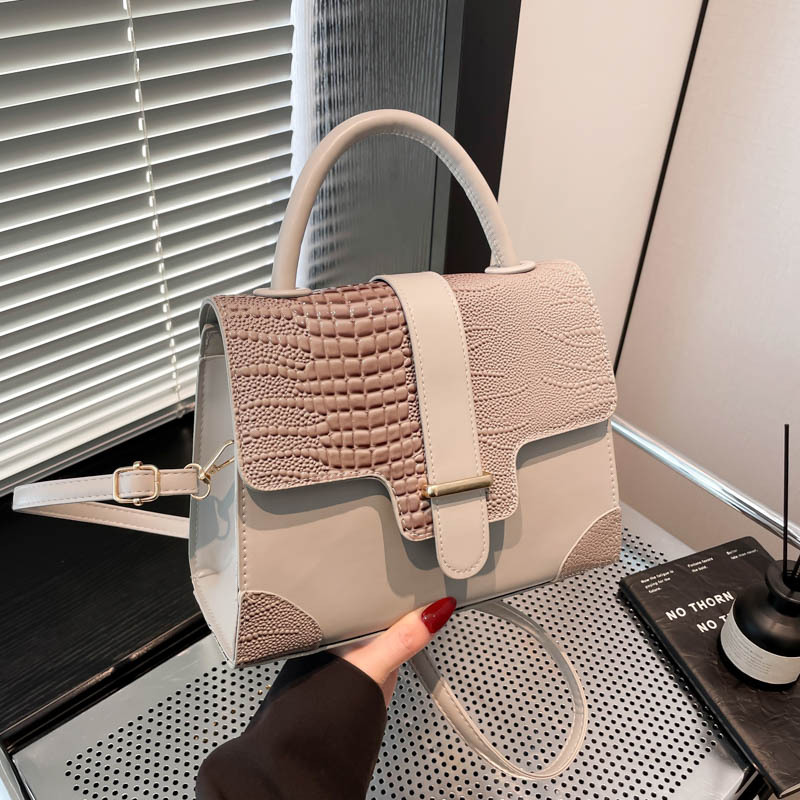 Bolsos de mujer todo fósforo nuevo bolso de moda nuevo bolso de mensajero de un solo hombro de moda nuevo bolso cuadrado de primavera 2025