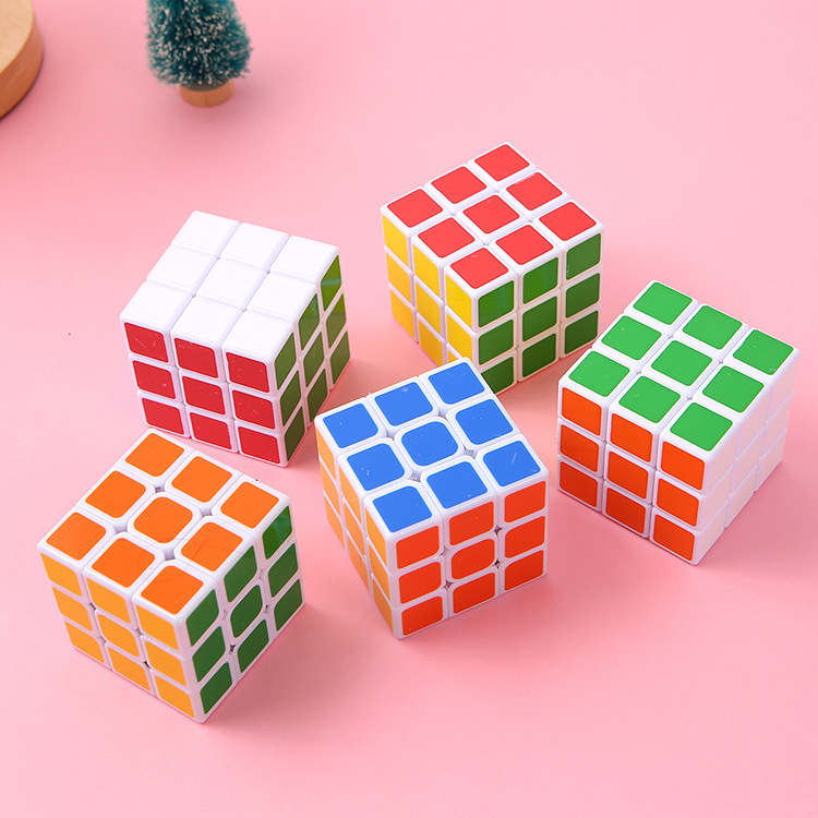 5,7 cm de transferencia de calor del cubo de Rubik juguetes educativos para niños traje transfronterizo de alta calidad Cubo de Rubik de tercer orden Yiwu al por mayor