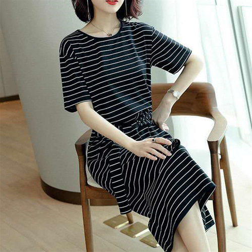 Summer 2025 New Elegant Striped Dress for Women, Medium Long Length, Strap Over-the-Knee, Ins Fashionable and Slimming T-shirt Skirt