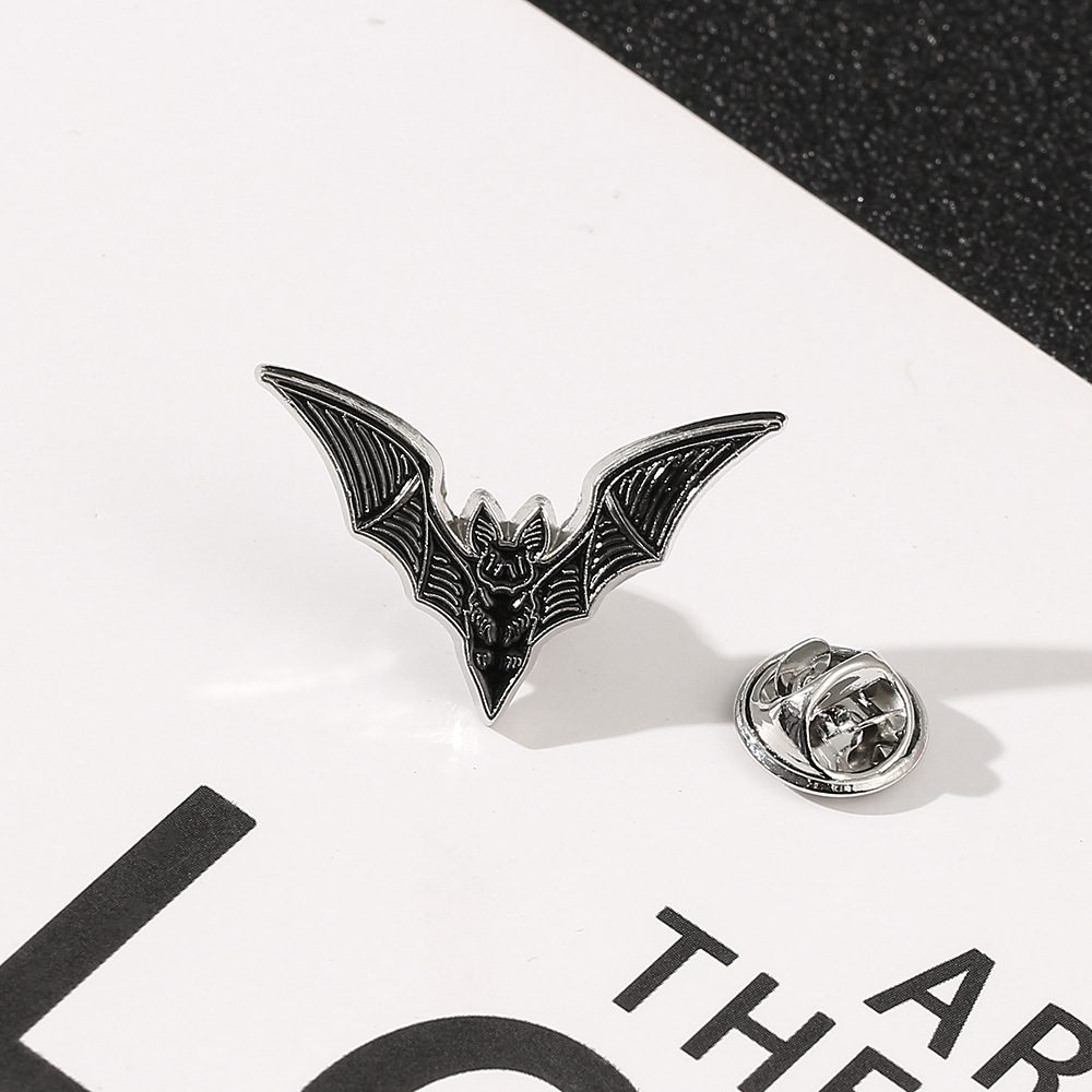 Enamel, Enamel Craft Retro Pin Badge Bat Alloy Metal Enamel Unisex Brooches