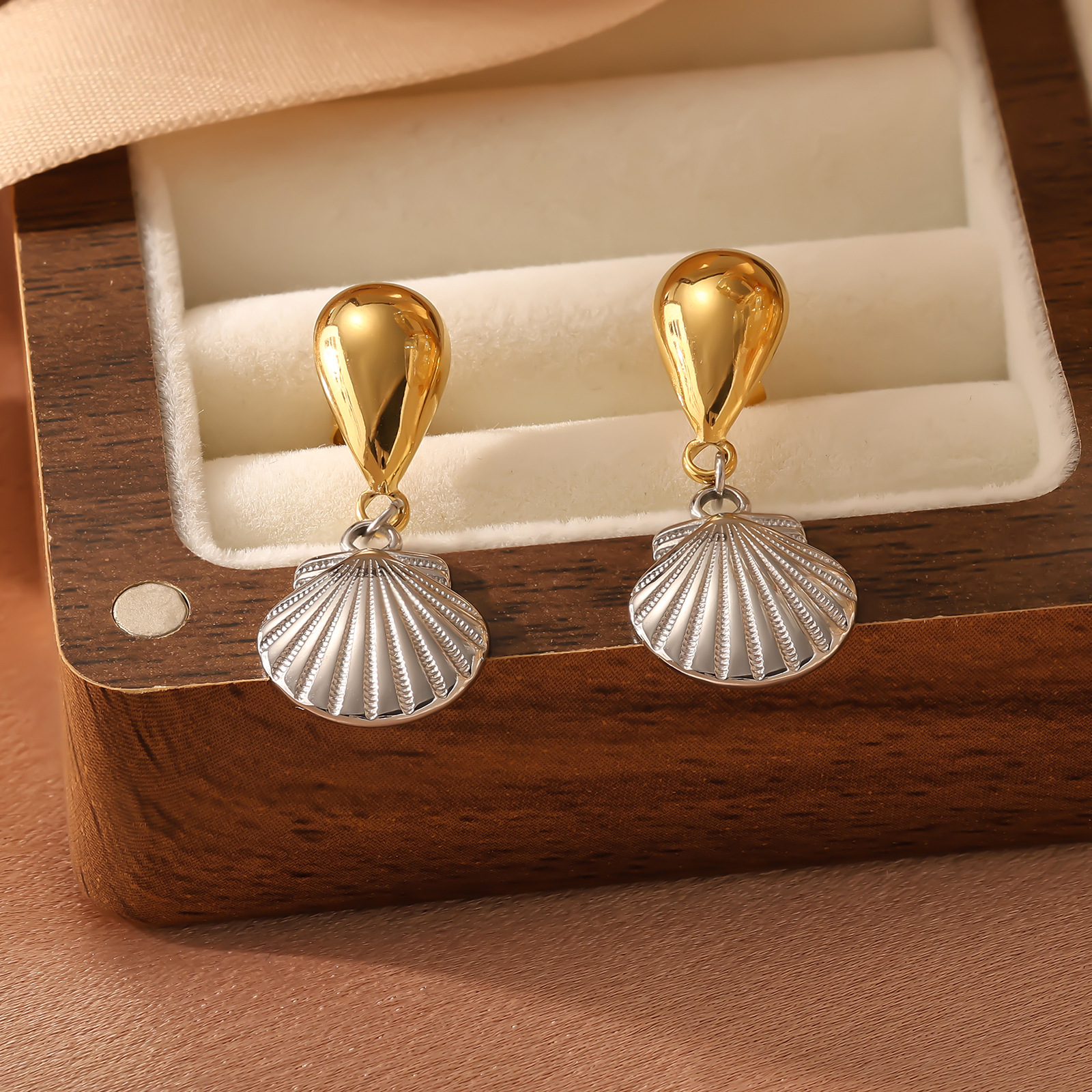 8g Weight Titanium Steel Ear Needle Material Drop Earrings Classification 1 Pair Quantity Holiday, Daily Occasion Titanium Steel Material Starfish Pattern All Seasons Season Women's Gender Plating Design Vacation, Classic Style Style 1 Pair Vacation Classic Style Starfish Plating Titanium Steel Drop Earrings 1