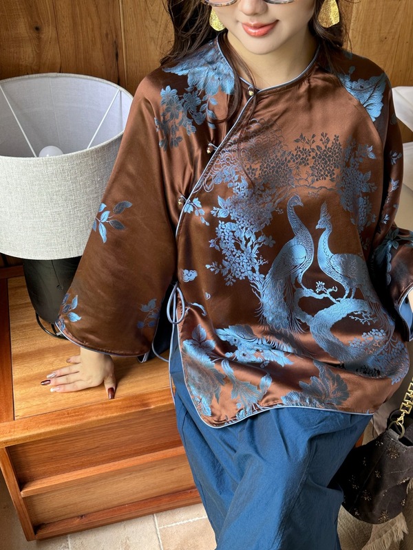 深圳南油2025新品中式重磅真丝老缎定位花太太服上衣篙端气质衬衫|undefined