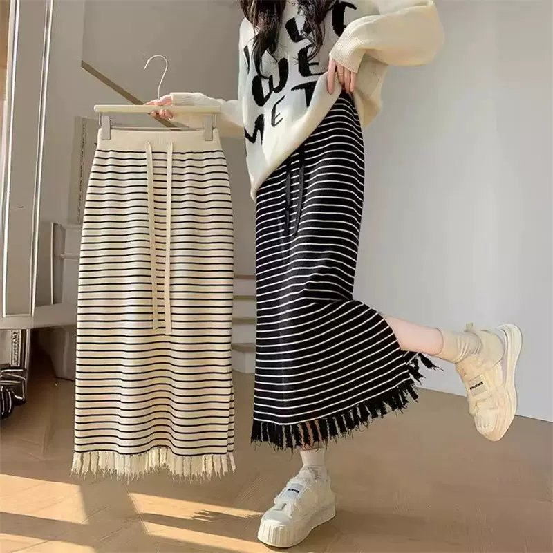 流苏条纹针织半身裙女秋冬新款高腰侧开叉中长款包臀裙休闲直筒裙