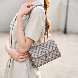 ladies bags春夏新品欧美字母印花链条小方包斜挎单肩女包手机包