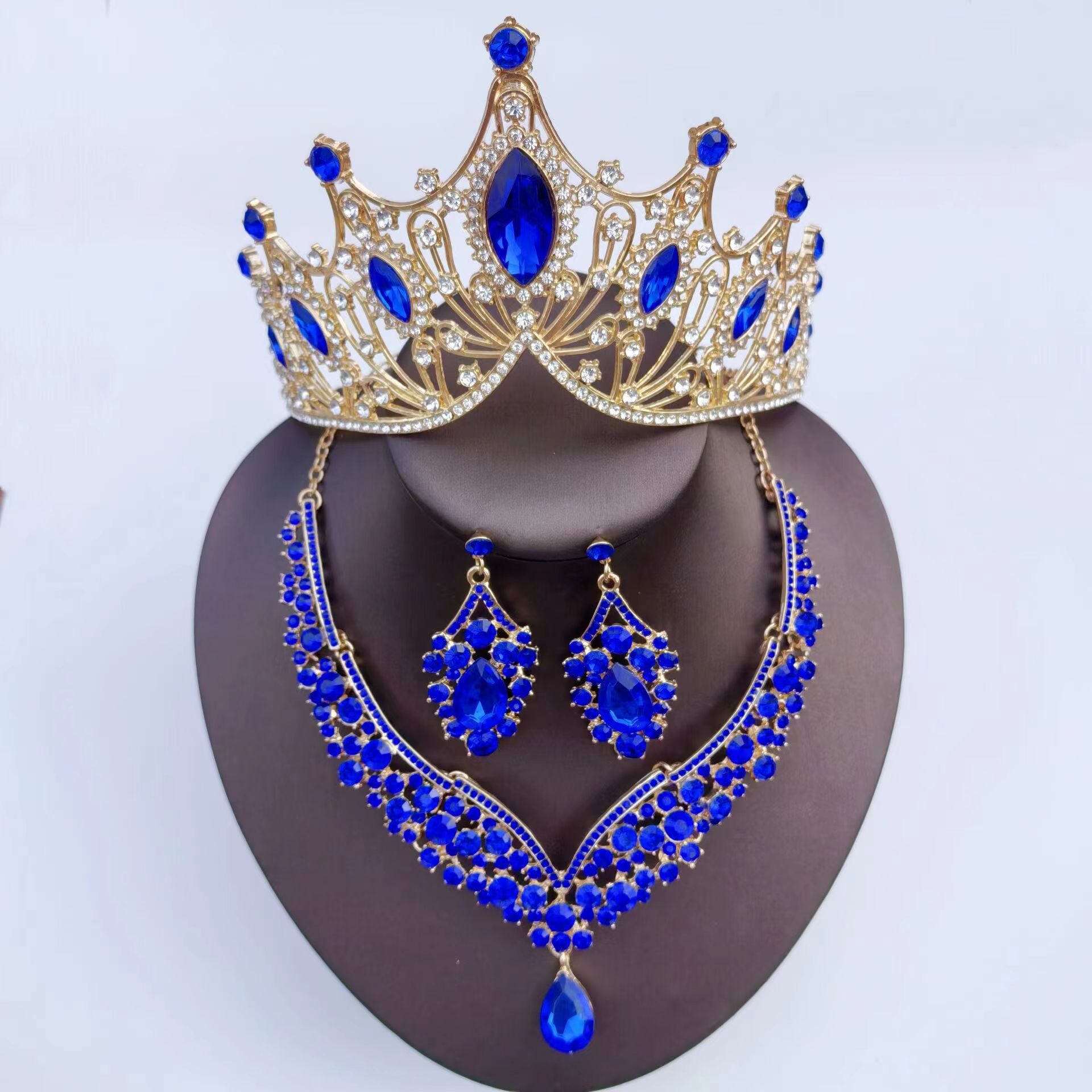 Collar de corona europea y americana traje de tres piezas tocado de novia ojo de caballo vestido de lujo barroco corona venta caliente