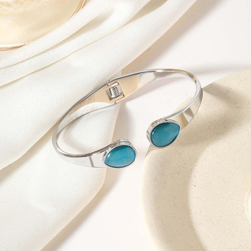 Titanium Steel Material Vacation Simple Style Solid Color Titanium Steel Cat's Eye Stone Bangle In Bulk