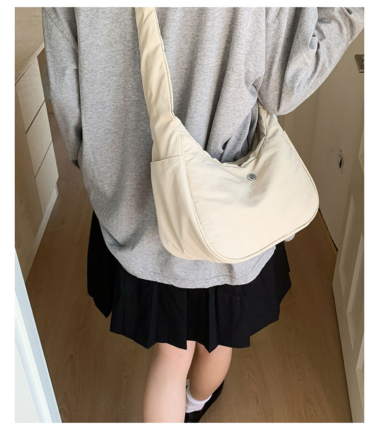 Small handbag, women's underarm bag, fashionable and casual single-shoulder bag, crossbody bag, 2025 new style for work and commuting, stylish solid color bag undefined