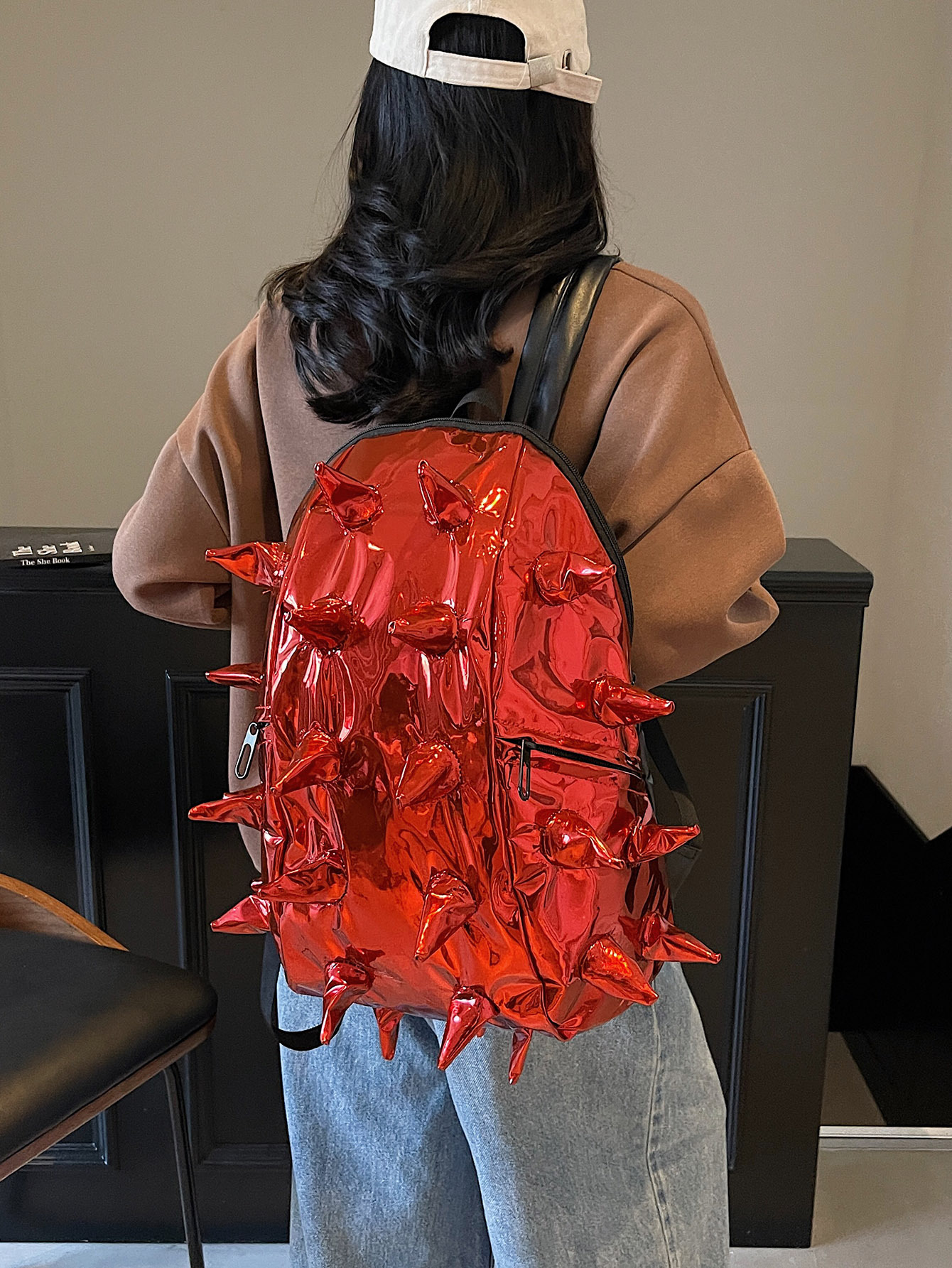 Mochila transfronteriza para mujeres 2026 nueva creatividad de moda personalidad mochila de gran capacidad extraña erizo popular mochila escolar image 3