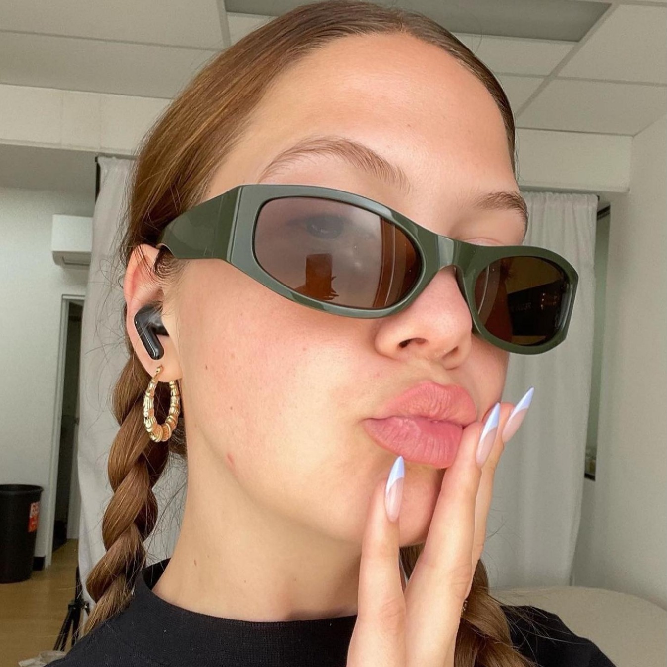 Nuevas gafas de sol de montura pequeña transfronterizas, personalidad de moda europea y americana, montura colorida, gafas de sol hip-hop, gafas ovaladas retro para hombre
