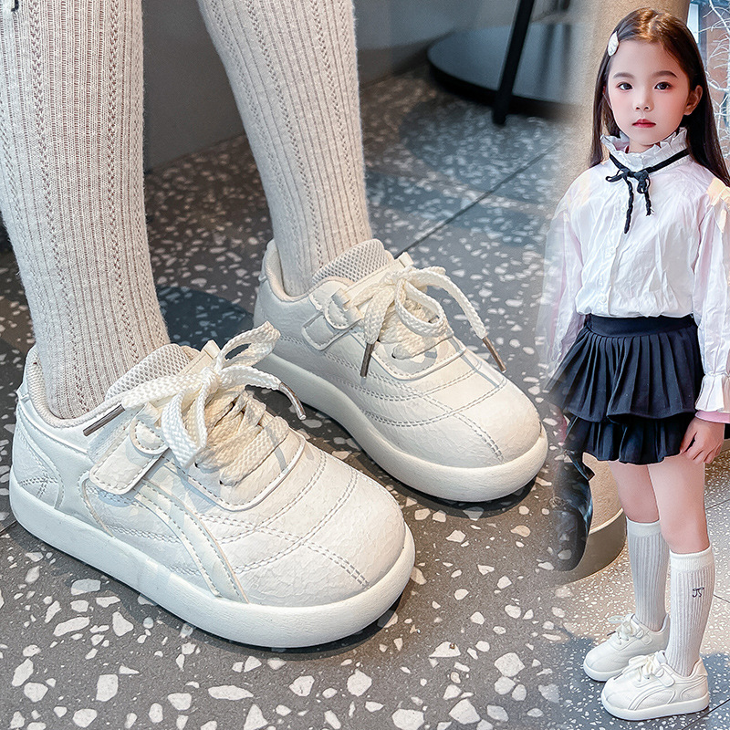 Zapatos infantiles Gump 2026 primavera y otoño nuevos zapatos de entrenamiento alemán retro de suela gruesa zapatos casuales de suela suave zapatos de tablero blanco para estudiantes