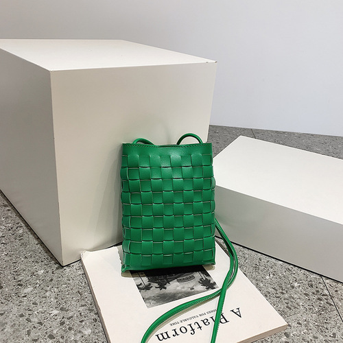 Woven mobile phone bag for women  Korean version new fashion shoulder bag simple small fresh casual crossbody bag cross-border
