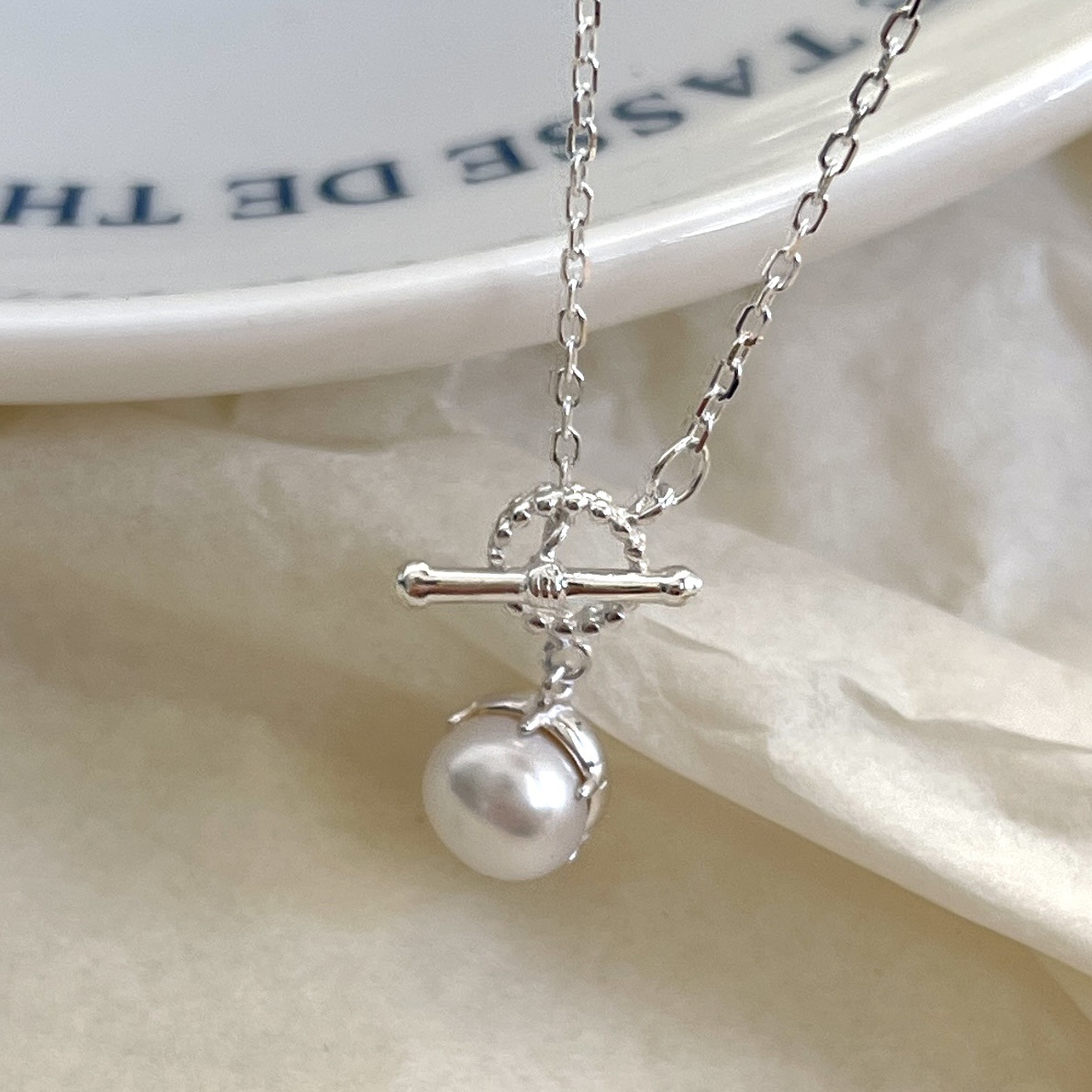 Wholesale Elegant Ball Sterling Silver Shell Pendant Necklace display picture 2