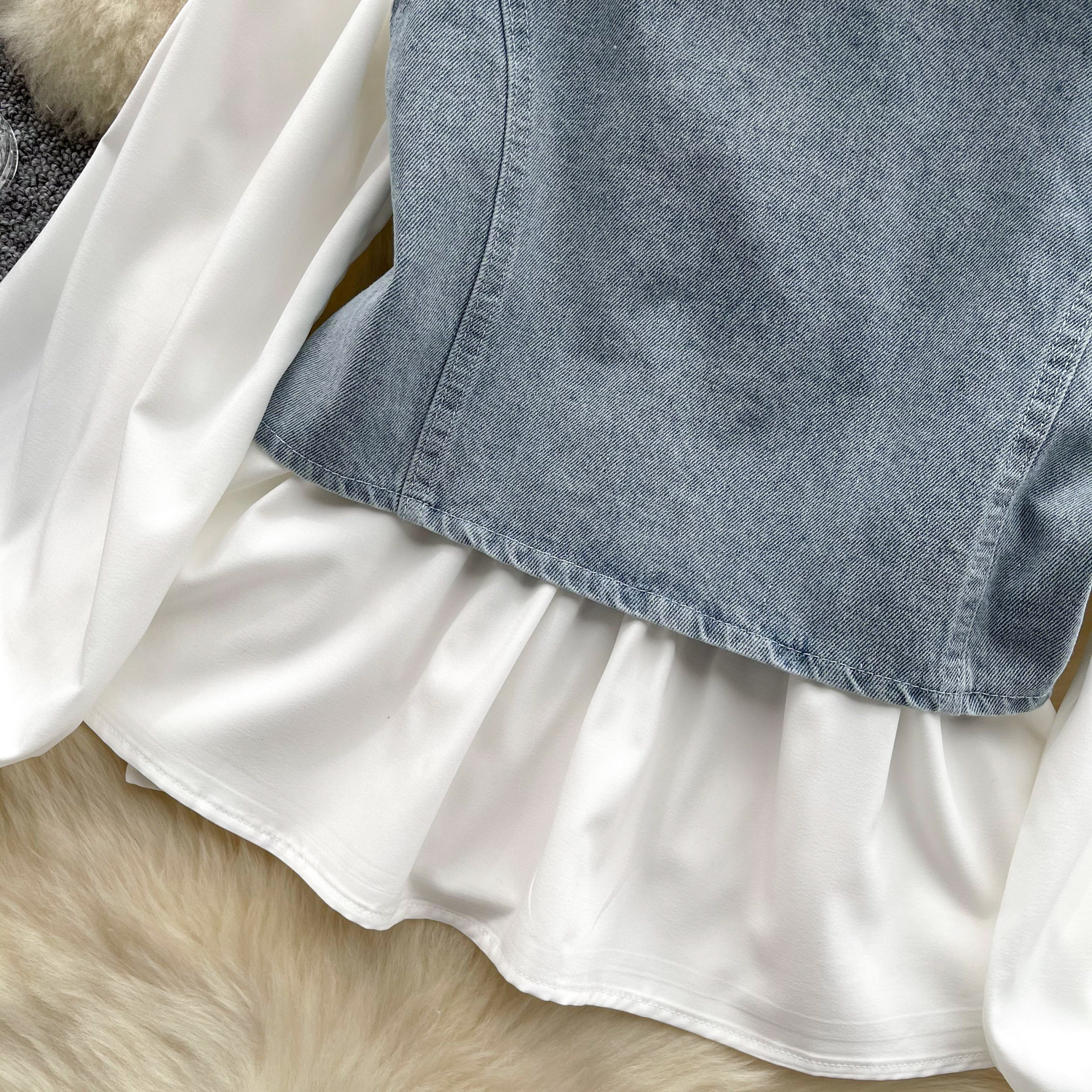 Camicia donna con gilet in denim a strati e perline decorative_voghion.com