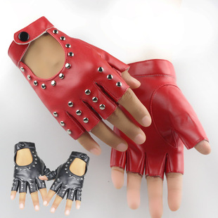 �����ָƤ������Ů�����ﶬҹ���ݳ�䓹��� Lady,Ga�Ɍ������T�