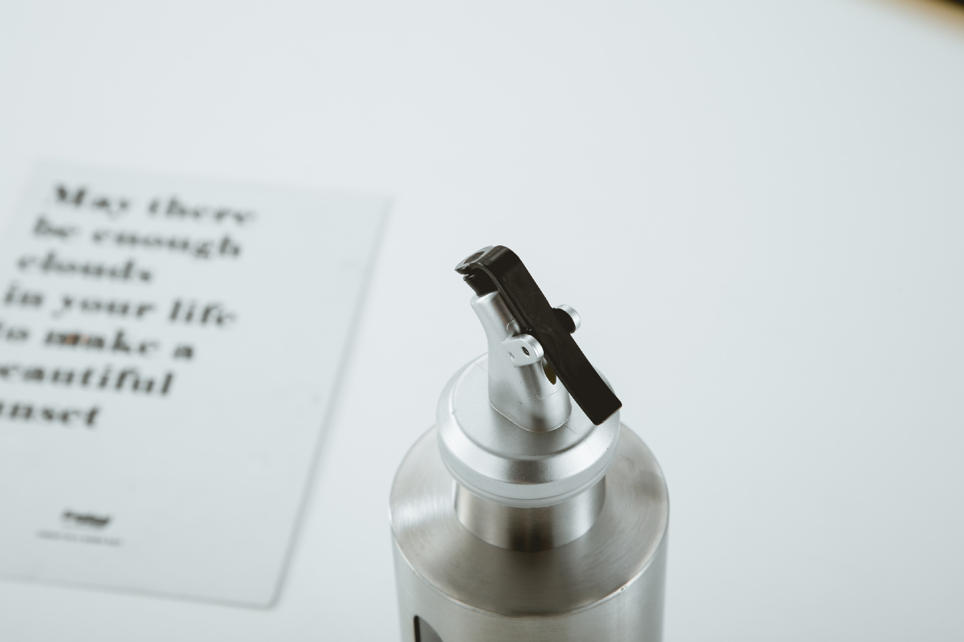 Stainless steel oil bottle spice bottle visual oil control bottle oil control jar kitchen spice bottle light soy sauce barbecue vinegar gold-plated