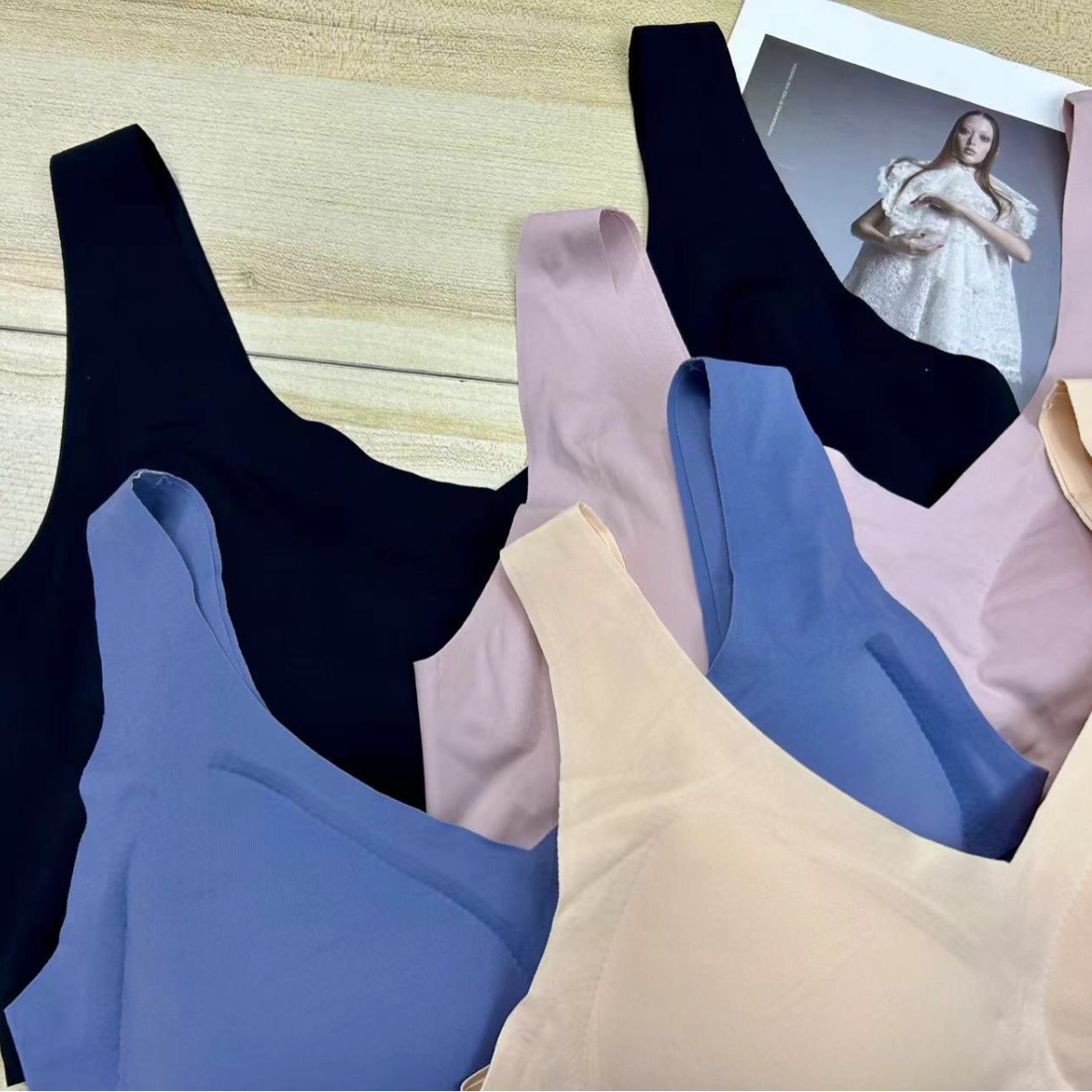 Sudeste asiático nuevo verano brillante sin marcas cómodas ropa interior brillante sexy desnuda bra anti-caída bra al por mayor