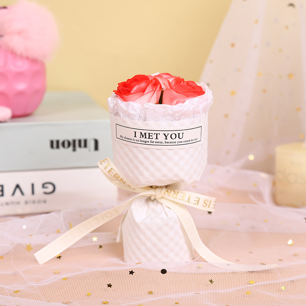 Día de San Valentín ins bolsillo encuentro pequeño ramo de flores MINI novia regalo decoración de automóvil salida de aire mini rosa