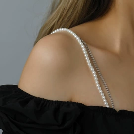 项链;耳钉;肩带、搭扣