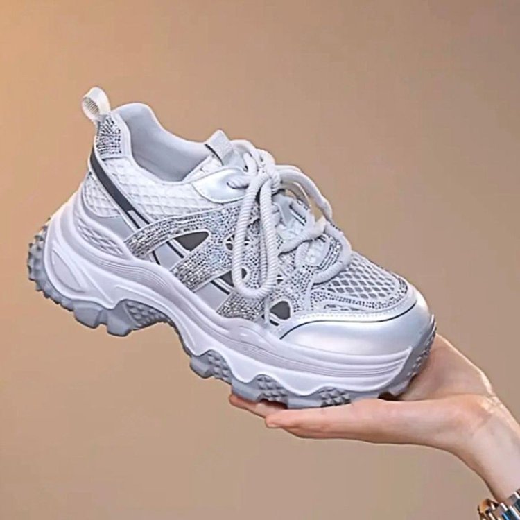 Zapatos de malla huecos transpirables con suela gruesa para mujeres en verano de 2026, nuevos zapatos deportivos cómodos y delgados.