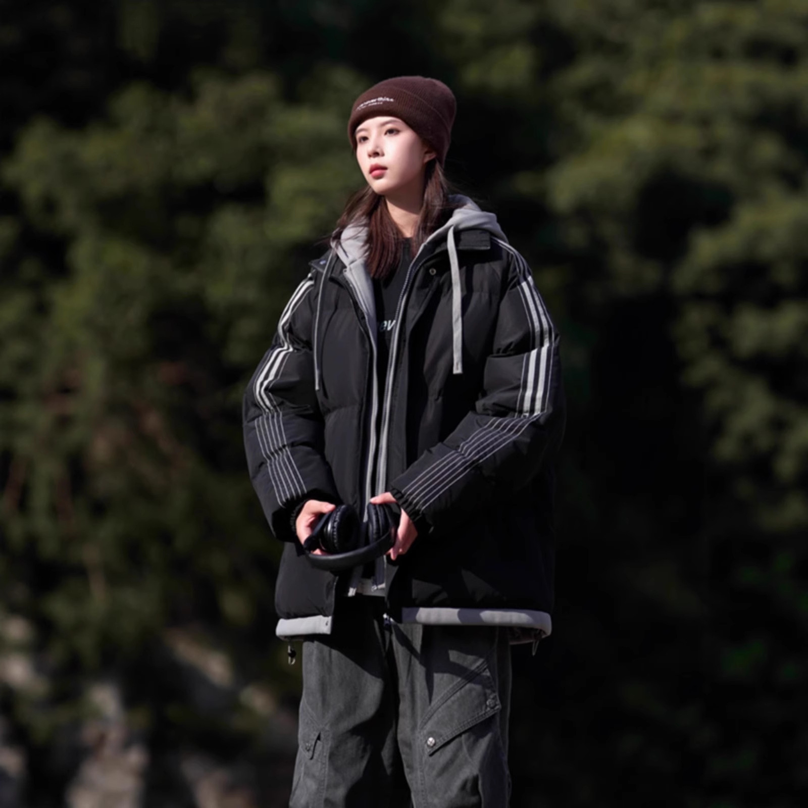 2025 invierno nuevo estilo coreano falso de dos piezas de punto con capuzas de pluma de algodón grueso ropa de pareja de invierno chaqueta de tendencia image 4