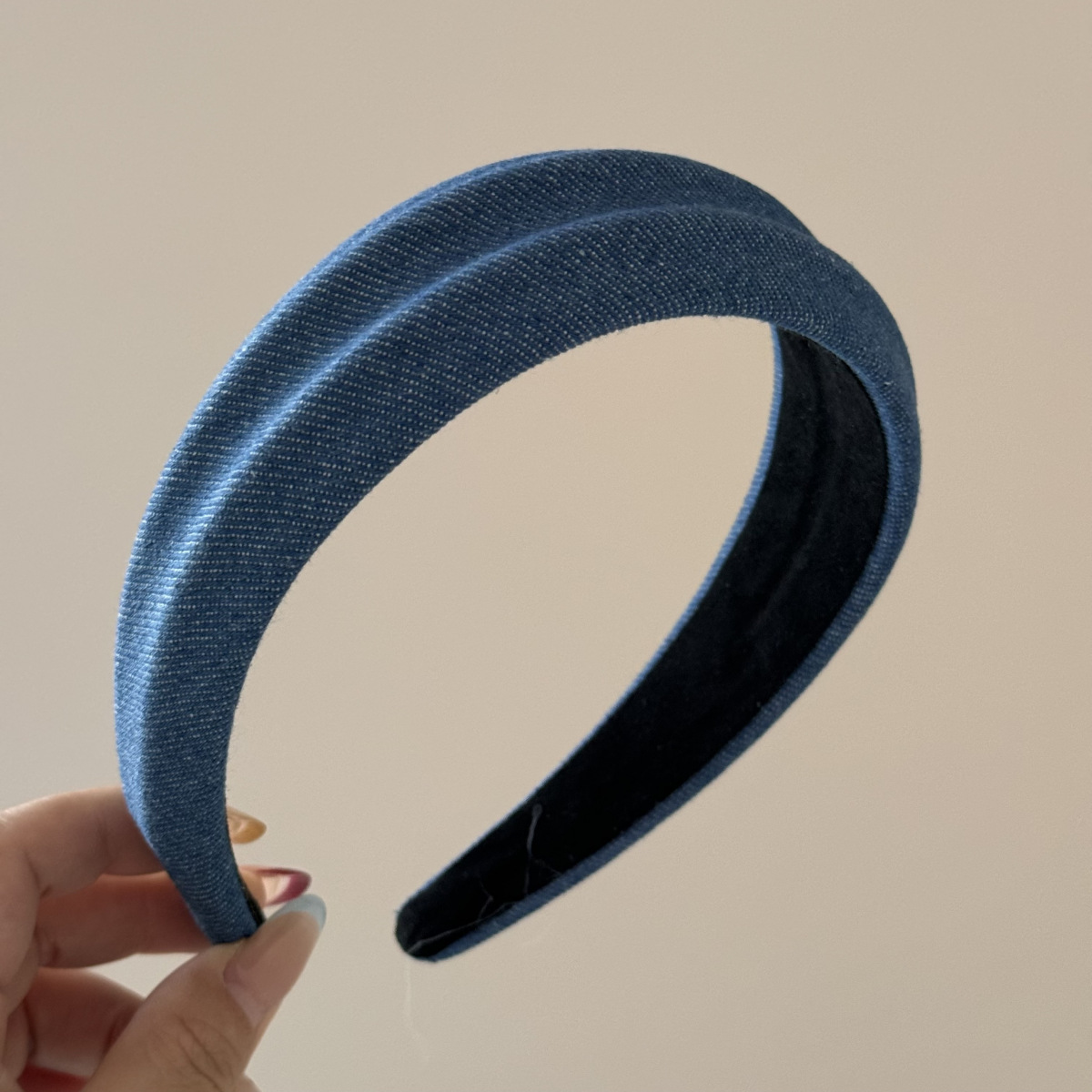 Diadema de moda cóncavo-convexo de mezclilla de tela Cabeza de presión de borde ancho Cabeza de cabeza alta Temperamento Horquilla de presión Accesorios para el cabello de todos los partidos diarios image 7