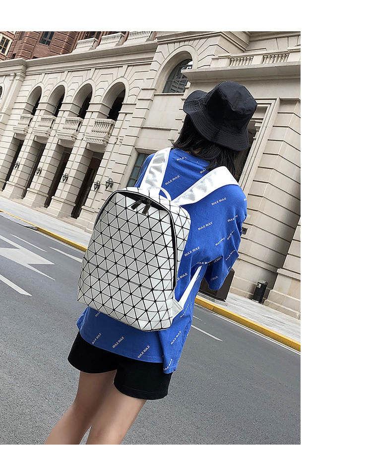 2024 Frühjahr Neue Geometrie Lingge Stoßdämpfende Große Kapazität Unisex PU Computer Rucksack_voghion.com