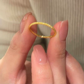 戒指;项链;耳钉