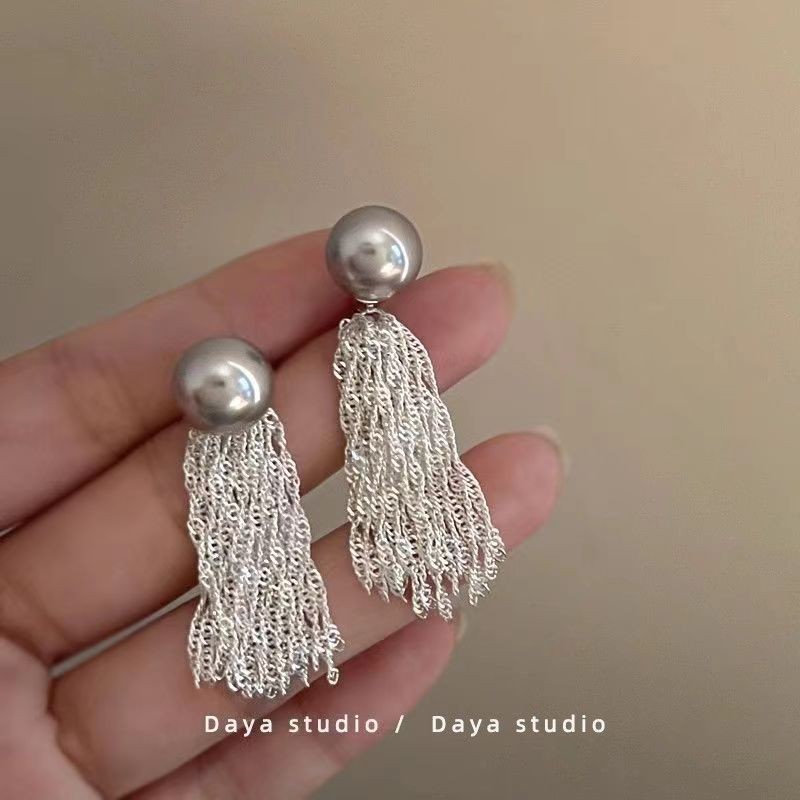 Design retro elegant sophisticated universal earrings pearl