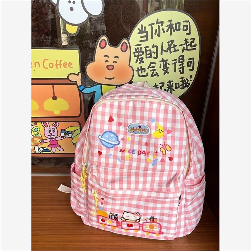 太陽を植えましょう。オリジナルのKittyピンクの格子のリュックサックが可愛いです。|undefined