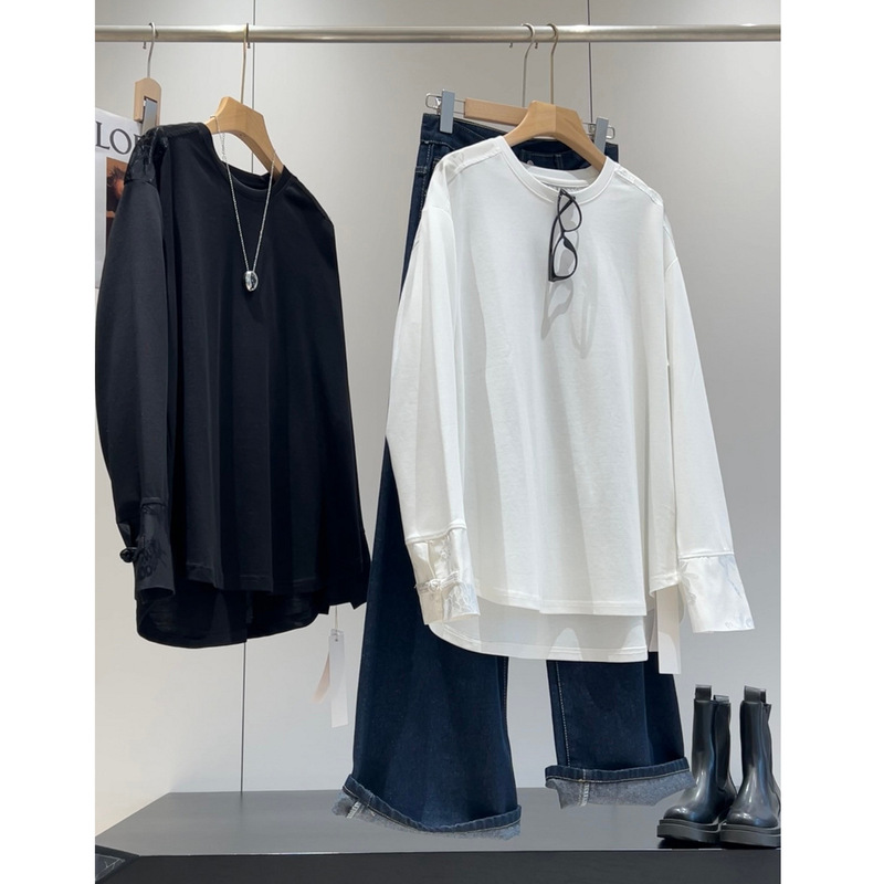 New Chinese-Style Elements! Cotton T-Shirt with a Clean Design, Round Neck, Shoulder and Cuff Patchwork, and Traditional Chinese-Style Button Design, Long Sleeves