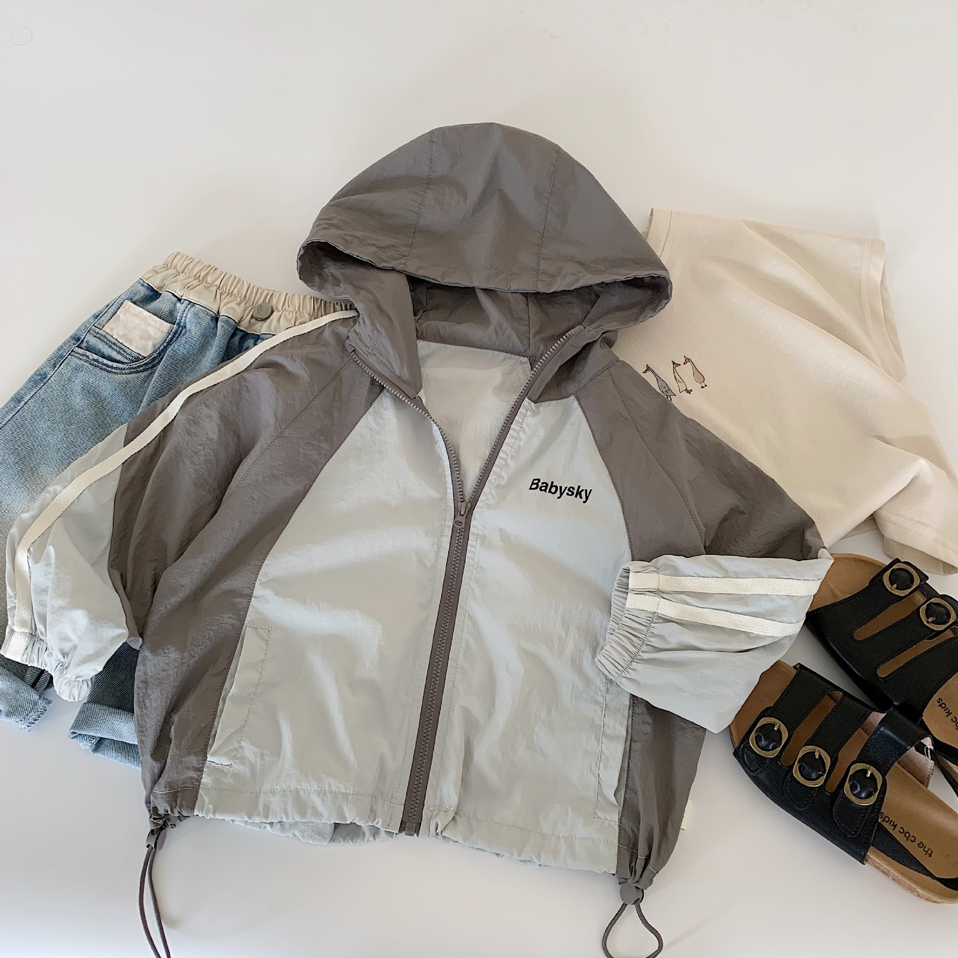 Ropa de protección solar para niños Maibao 2025 verano nuevo estilo coreano ropa de piel fina para niños y niñas chaqueta al aire libre para bebés marea