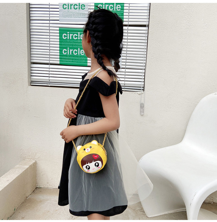 Kid's Small Pu Leather Cartoon Cute Round Zipper Shoulder Bag display picture 1