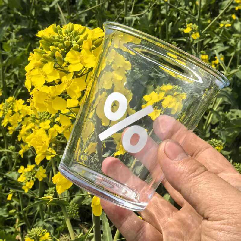 New Style %Percentage Flip-Top Glass Cup with an Instagram-Worthy High-End Feel, Suitable for Milk, Latte, and Coffee Drinks, Supports Logo Printing