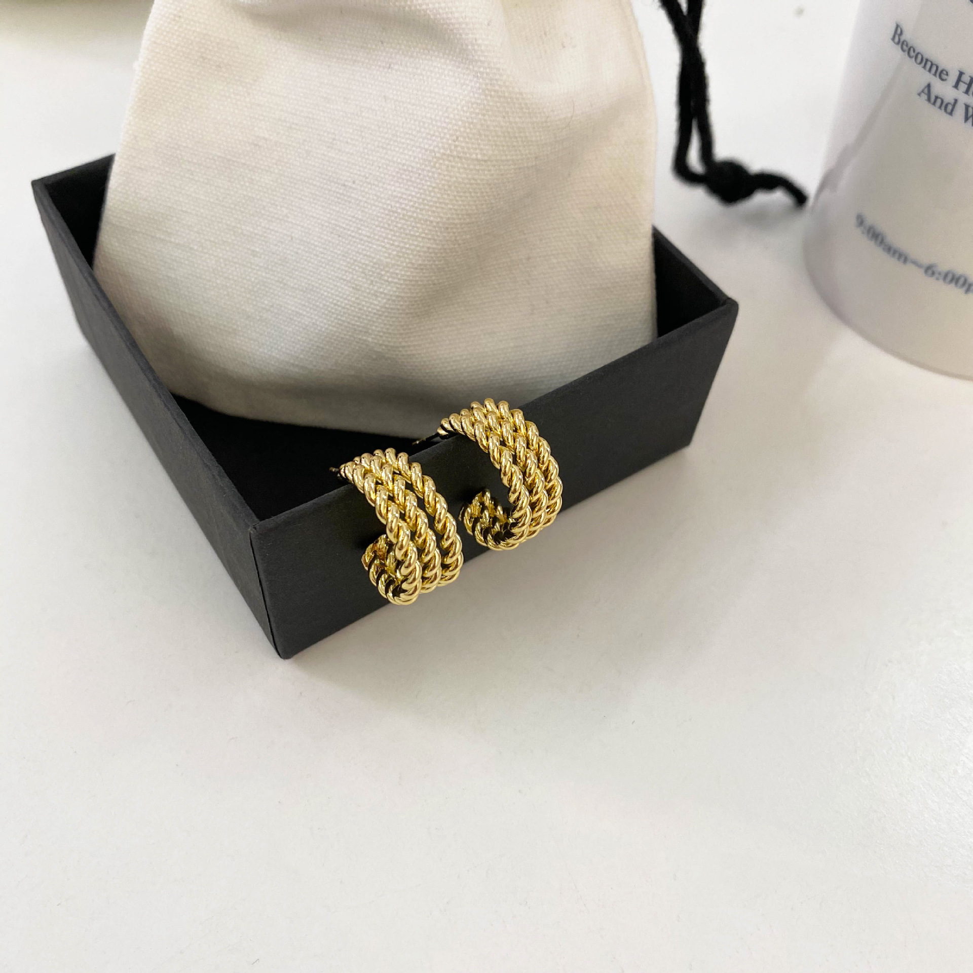 Coreano Fritto Pasta Twists Premium Cerchio Donne Nuovo Moda Yiwu Design Personalizzato Orecchini Gioielli_voghion.com