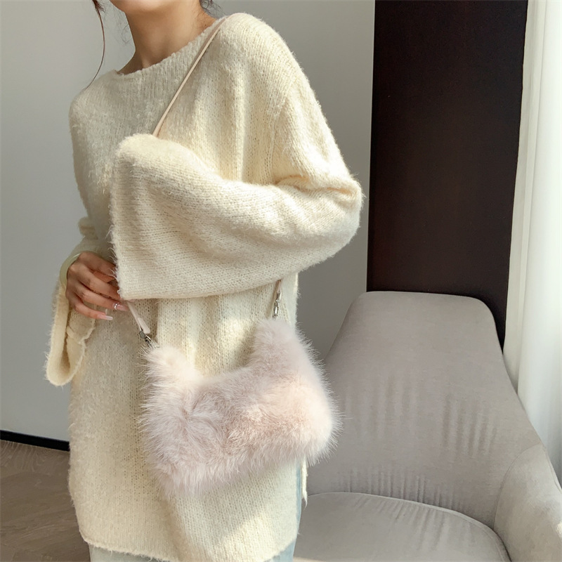 Women's Bag autumn and winter fox fur lunch box bag hand held dinner bag temperament furry bag high grade plush underarm bag_voghion.com
