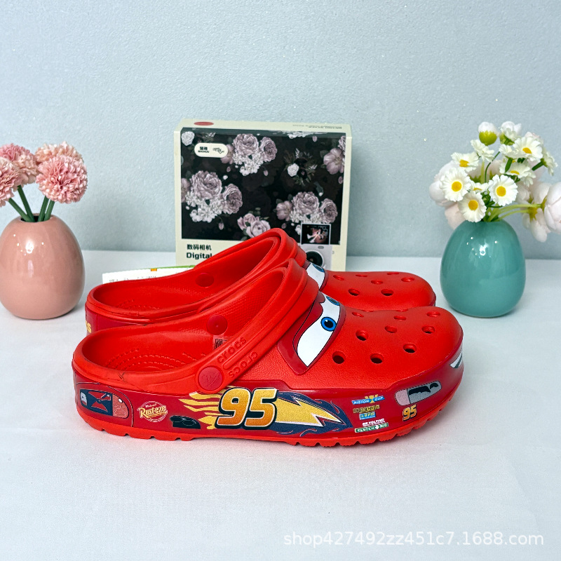 95 automóviles flash McQueen Hole zapatos de dibujos animados parejas antideslizantes anti-desgaste de altura zapatillas de playa