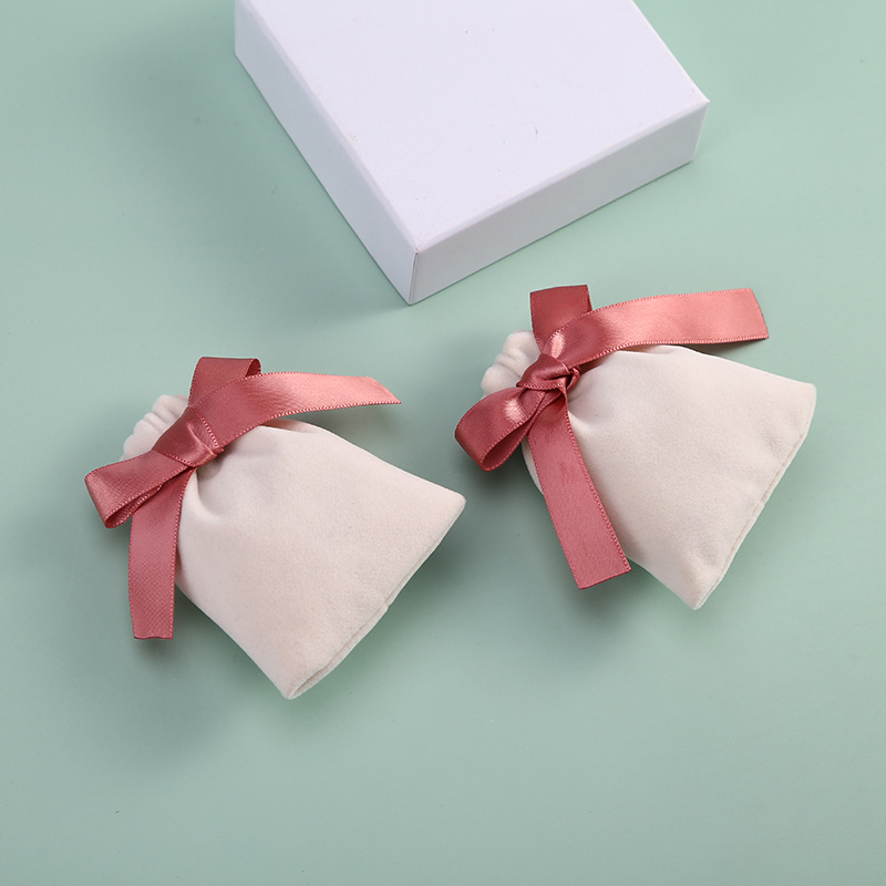 Simple Style Classic Style Bow Knot Flannel Jewelry Packaging Bags display picture 4