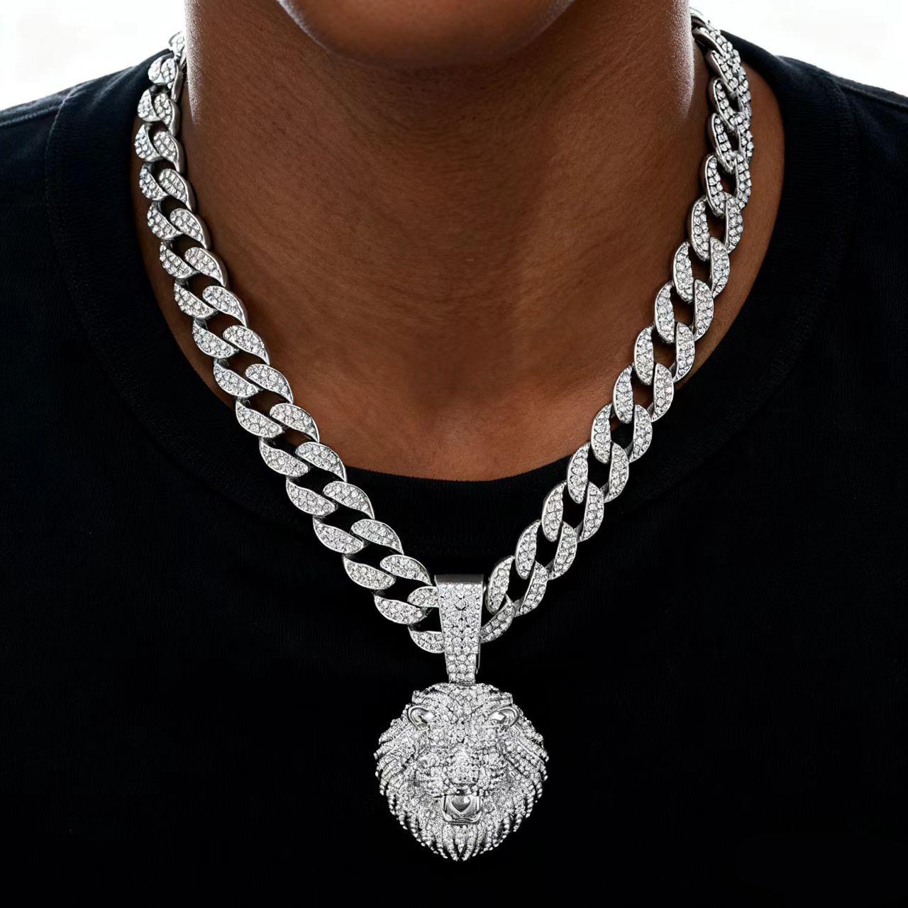 Collar de cadena cubana con colgante de cabeza de león estéreo de diamantes completo personalizado para hombre, cadena de clavícula de moda hip-hop europea y americana