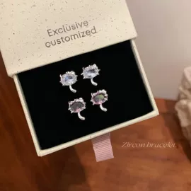 耳钉;耳环;耳扣