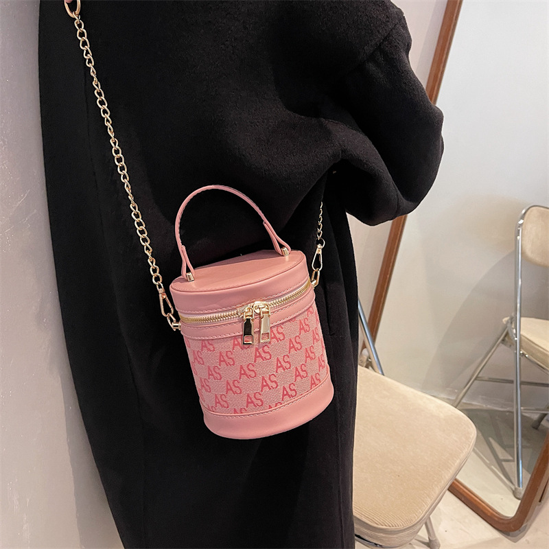 Bucket Messenger Bag 2021 New Wave Fashion One Shoulder Messenger Cylinder Portable Small Bag display picture 25