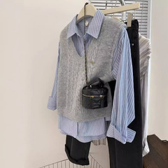 【綿のカシミヤ】秋の新型の花を絞ったニットのベストvネックの袖なしのセーターの頭を重ねて着るファッションのシンプルな女性