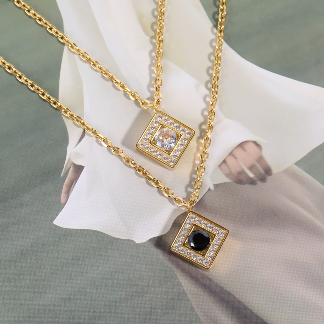 Fashion Geometric Titanium Steel Necklace Metal Inlay Rhinestone Stainless Steel Necklaces